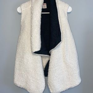 Fur vest